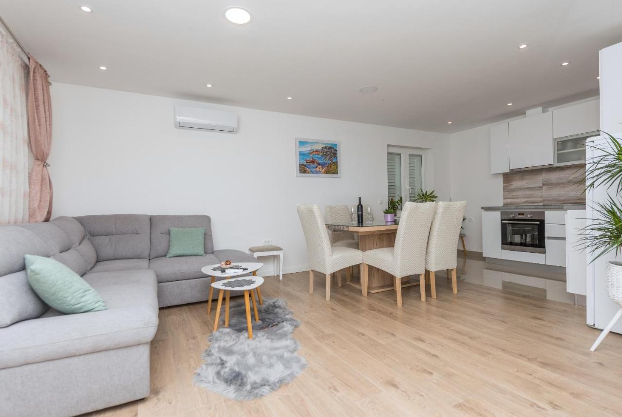 Apartment Strawberry Makarska Esterno foto